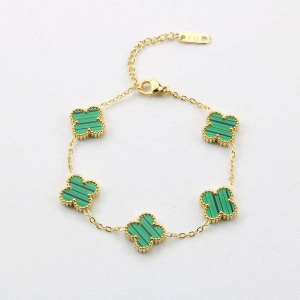 Bracelet Trèfle Doré – Acier Titane Plaqué Or 18K & Chance Élégante