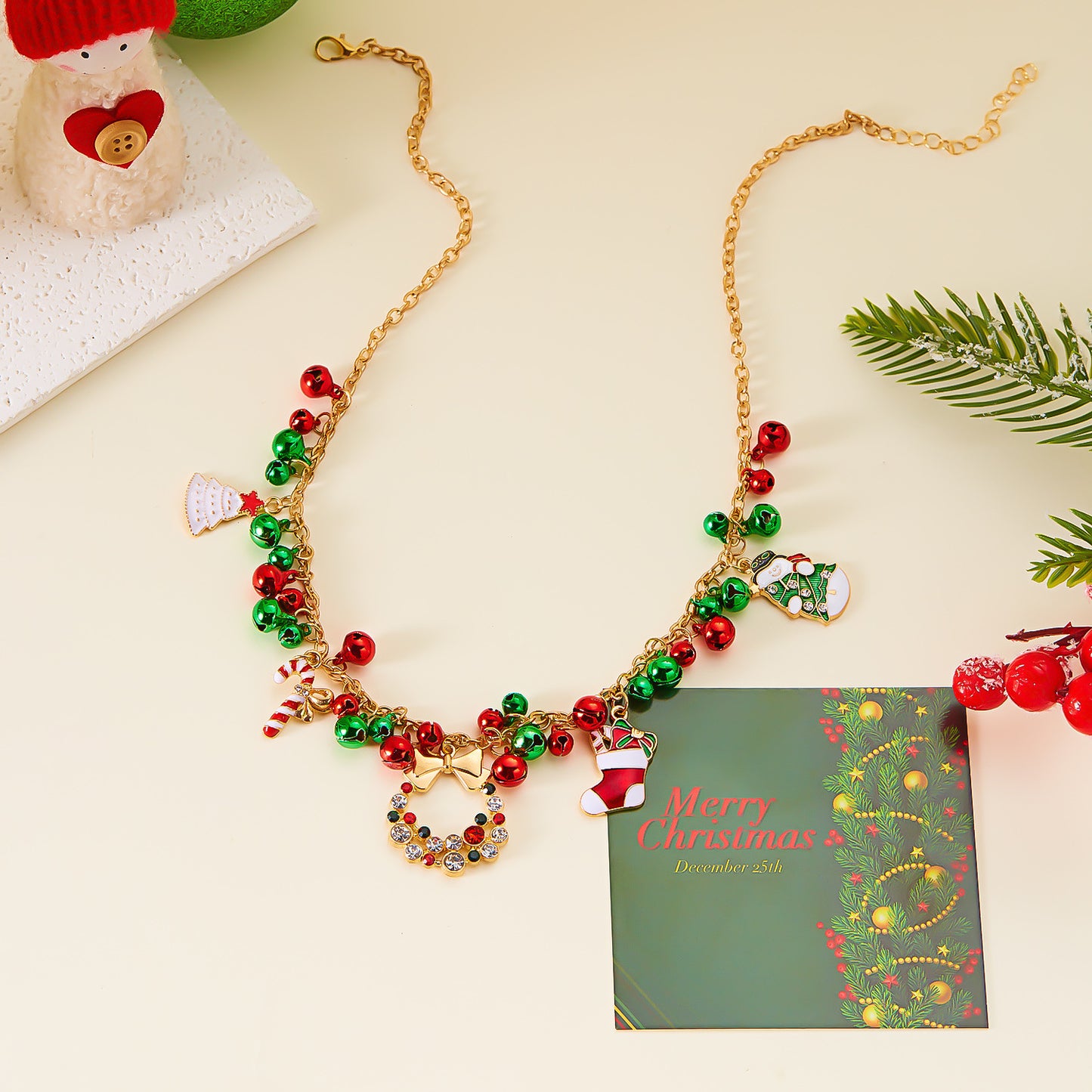 Collier Fantaisie de Noël – Sujets Gourmands & Couronne en Strass  | Bonbons, Canne Sucrée & Cloches