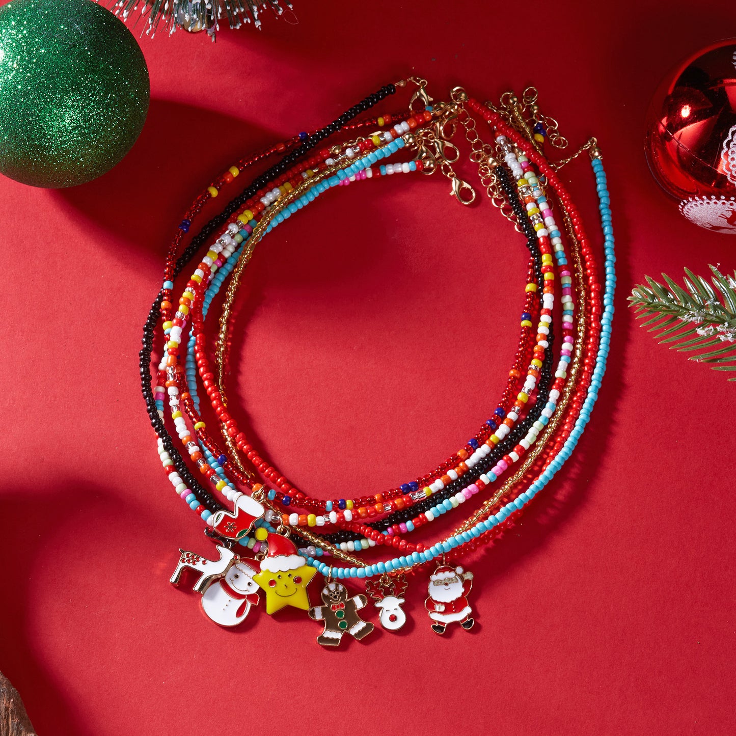 Collier de Perles Colorées – Édition Noël  | Multi-rangs & Breloques Festives