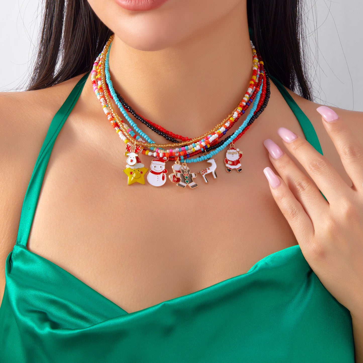 Collier de Perles Colorées – Édition Noël  | Multi-rangs & Breloques Festives