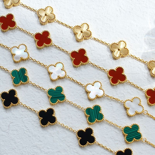 Bracelet Trèfle Doré – Acier Titane Plaqué Or 18K & Chance Élégante