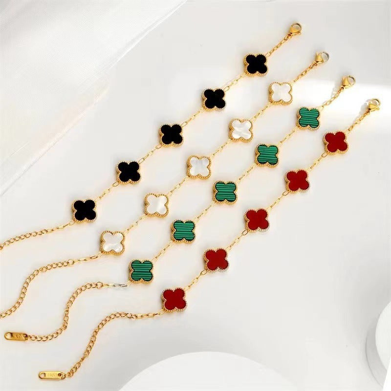 Bracelet Trèfle Doré – Acier Titane Plaqué Or 18K & Chance Élégante